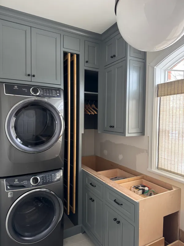 Laundry & Entry